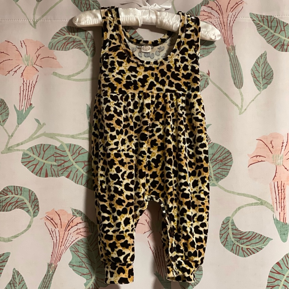Leopard baby jumpsuit 🌻 - Picture 3 of 3